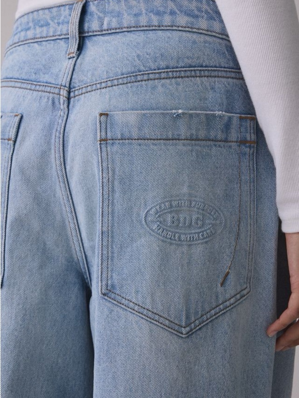 Urban Outfitters BDG Light Blue Jaya Baggy Boyfriend Jeans 33